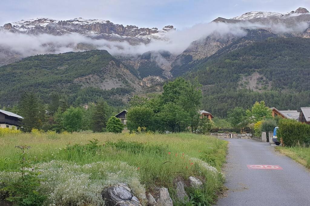 Proche Village + Vue Sur Montagnes Holiday home *